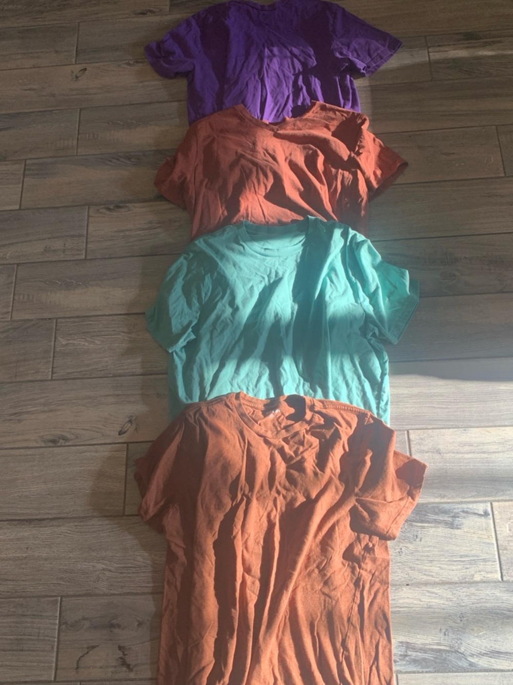 Four old navy T-shirts size large